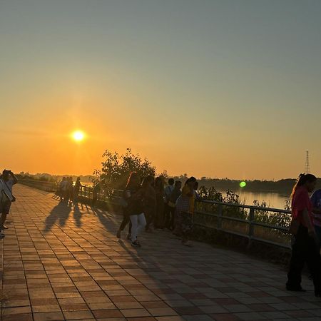 Royal Mekong Riverside Hotel Nong Khai Buitenkant foto
