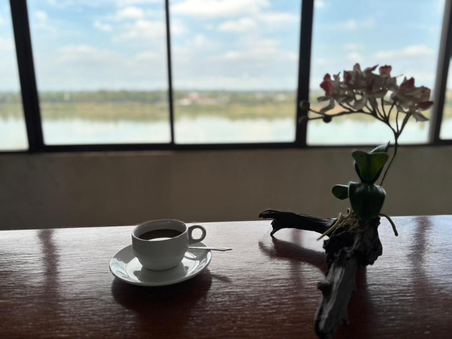 Royal Mekong Riverside Hotel Nong Khai Buitenkant foto
